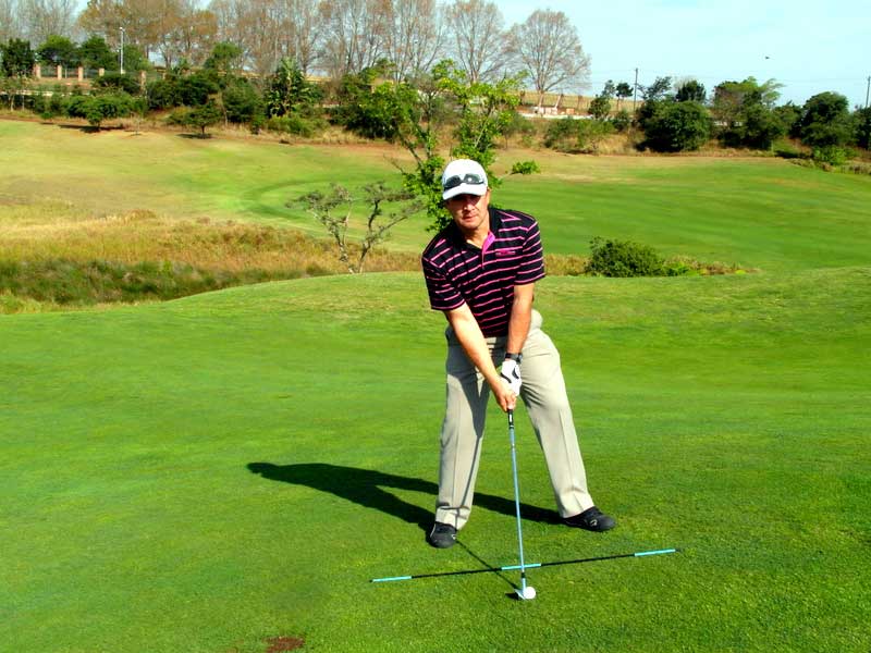Hướng dẫn kỹ thuật đánh bóng golf tại địa hình dốc hiệu quả