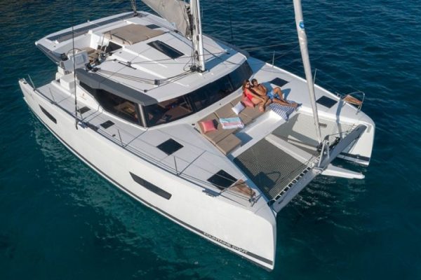 Du Thuyền CATAMARAN Astréa 42 Mẫu Mới Nhất 2019