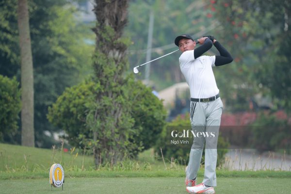 Chơi Golf Dưới Trời Nắng Nóng Ngày Hè Cần Chú Ý Điều Gì?