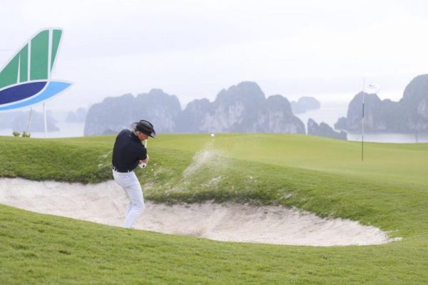 Huyền Thoại Golfer Greg Norman Đánh Giá Việt Nam Có Thị Trường Golf Đầy Tiềm Năng