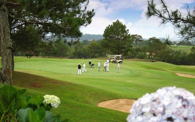 Sân Golf Đà Lạt Đồi Cù ( Dalat Palace Golf Club )