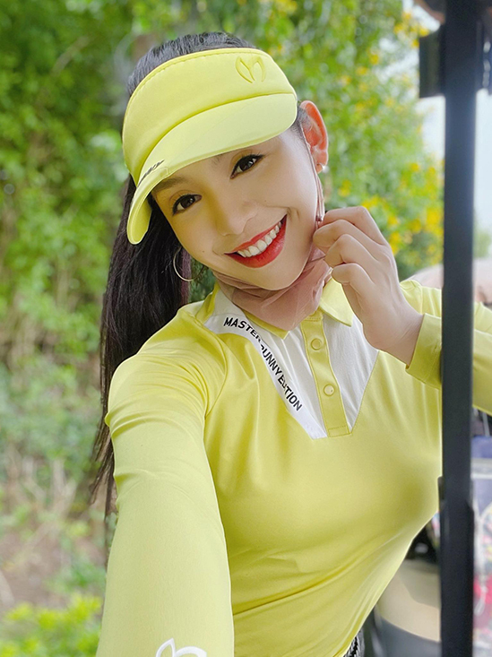 Thời trang sân golf của người đẹp Lê Thanh Tú - TRANG PHỤC GOLF NỮ ĐẸP MỚI NHẤT NĂM 2021 ~ NĂM 2022