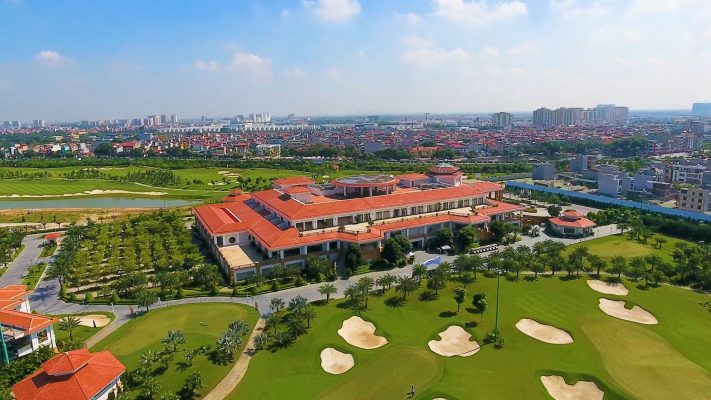 Sân golf Long Biên ở Hà Nội của Việt Nam đang sử dụng cỏ golf Paspalum Platinum và TifEagle