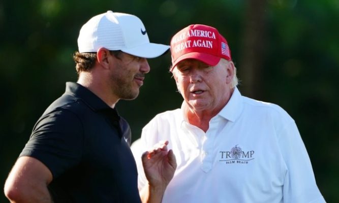 Trump chê PGA Tour, khen LIV Golf